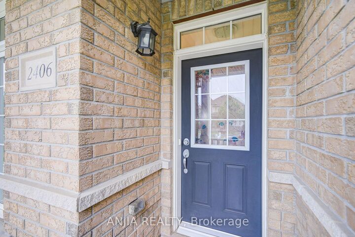 Property Photo:  2406 Bur Oak Avenue  ON L6E 1K7 