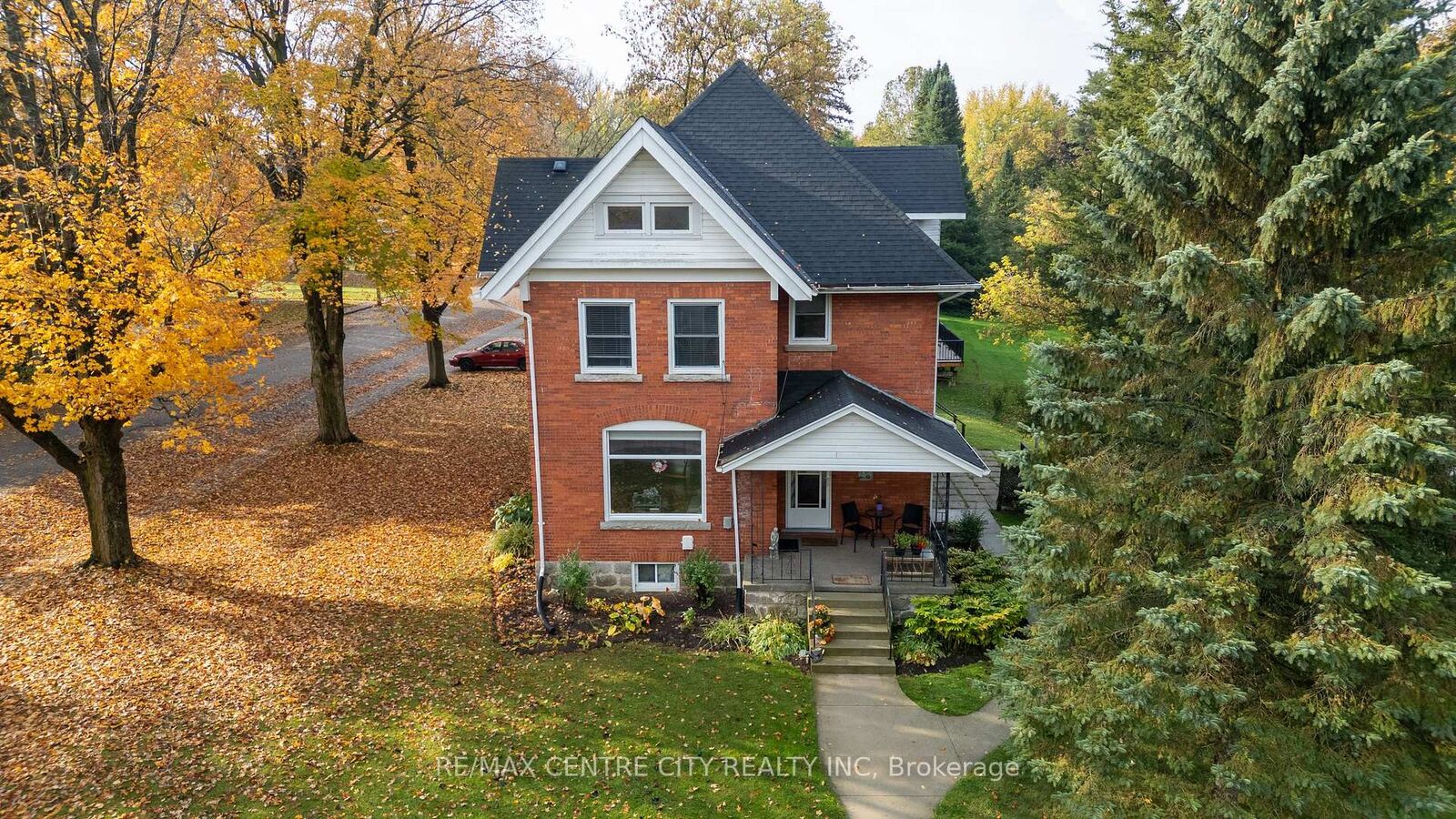 Property Photo: 38 Market Street ON N0H 2N0