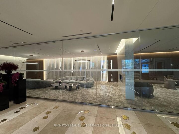 Property Photo:  1 Concord Cityplace Way 4703  ON M5V 0X3 