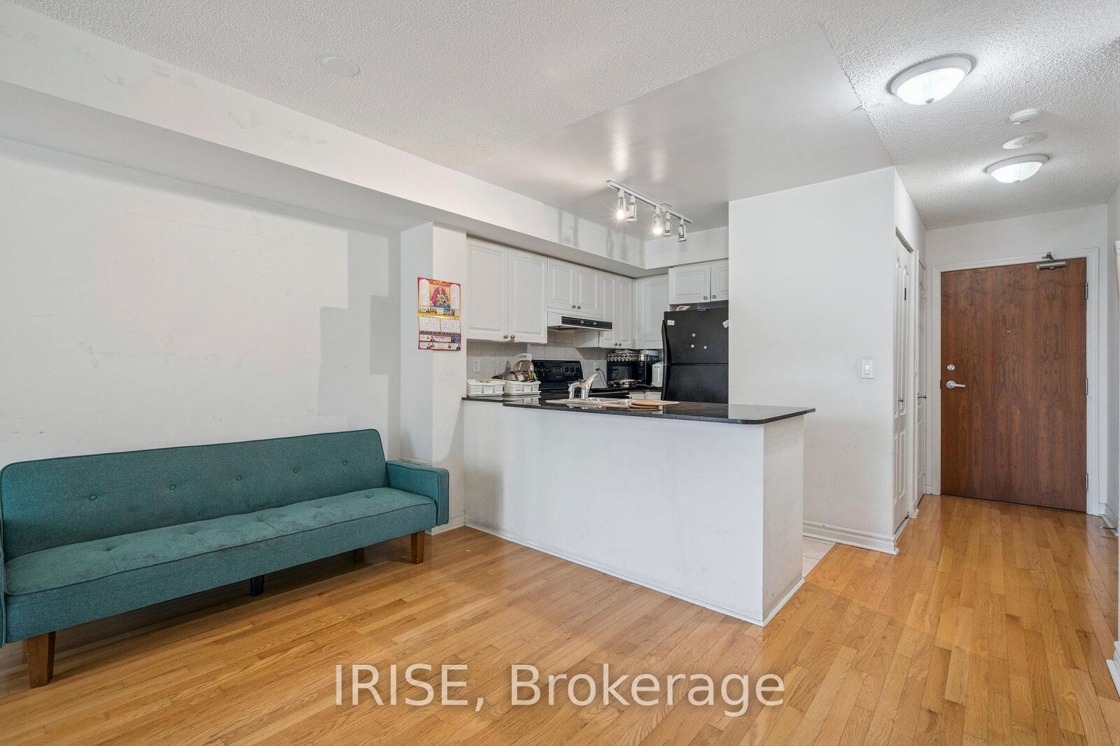 Property Photo:  33 Elm Drive 411  ON L5B 4L2 