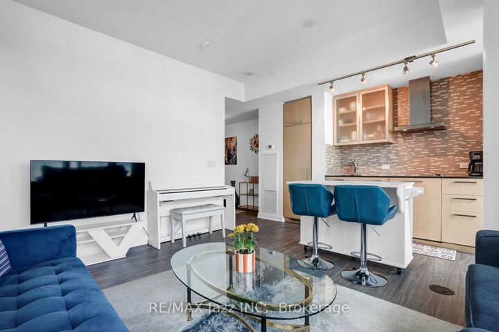 Property Photo: 14 York Street 3808 ON M5J 0B1