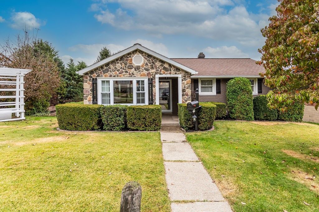 Property Photo:  42 Seventh Street  PA 15401 