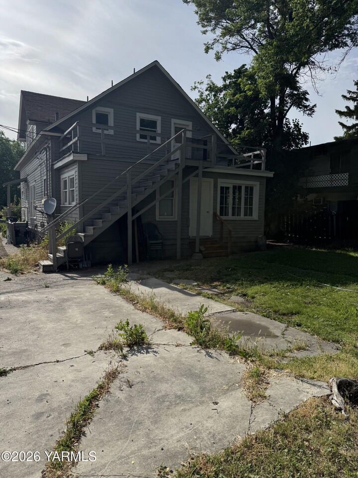 Property Photo: 9 Hall Ave WA 98902