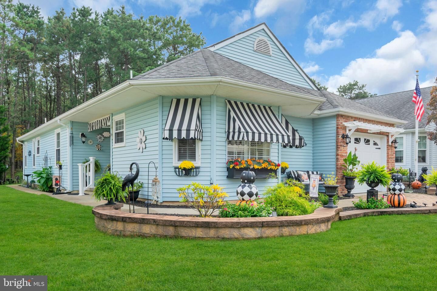 Property Photo:  19 Weybridge Court  NJ 08757 