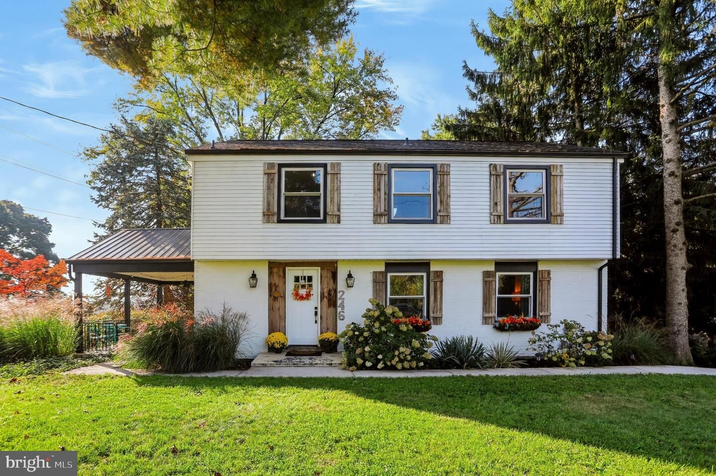 Property Photo:  246 E Oregon Road  PA 17543 