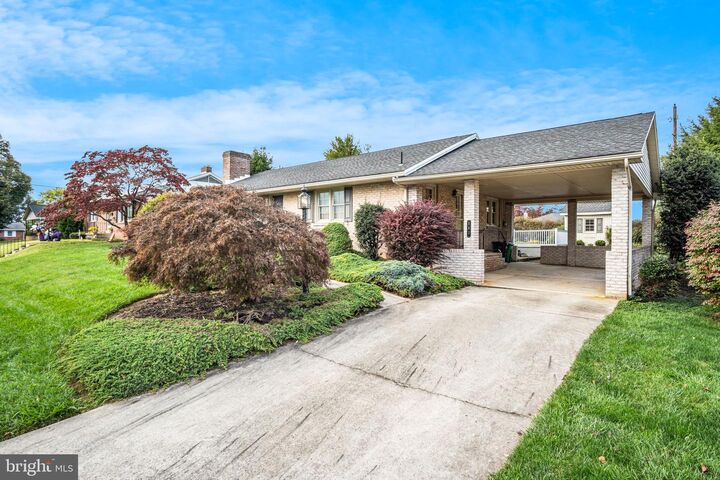 Property Photo:  583 E Street  PA 17013 
