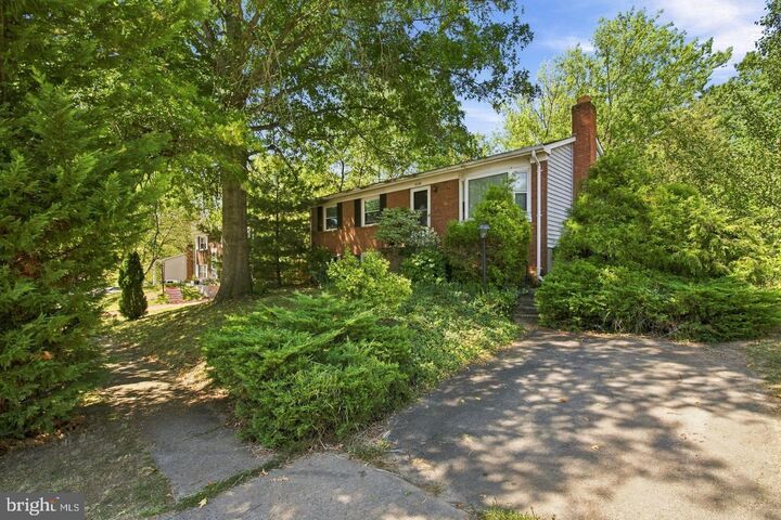 Property Photo:  5256 Medwick Court  VA 22193 