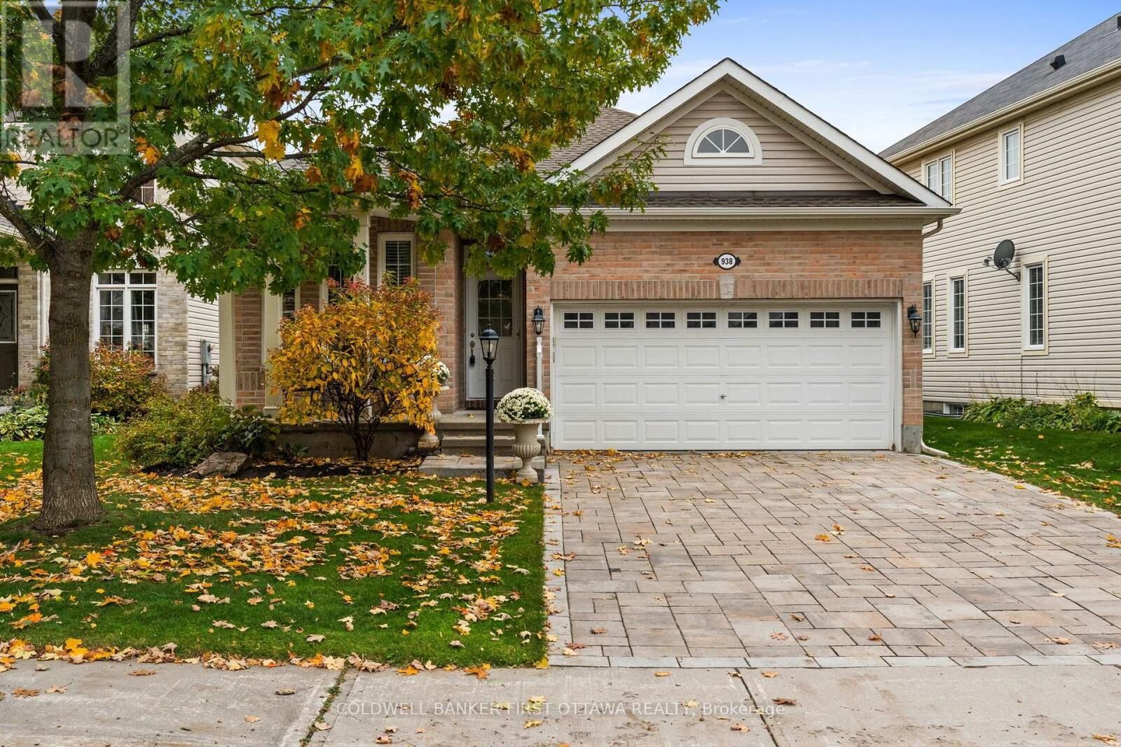 Property Photo: 938 Rossburn Crescent ON K2J 0Y5