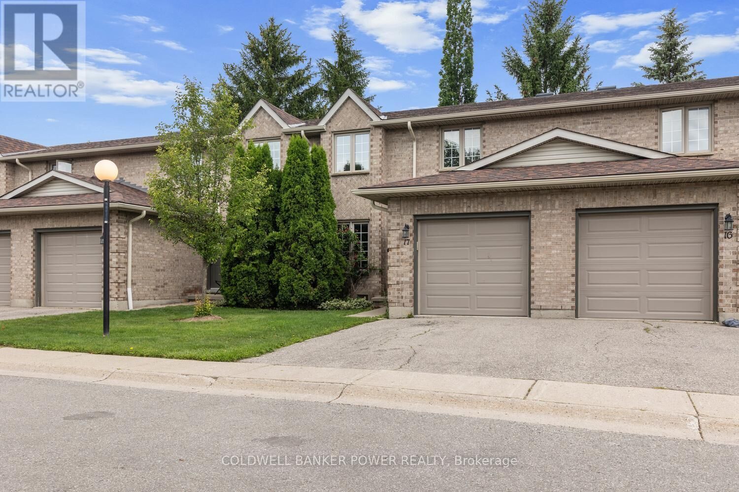 Property Photo: 340 Ambleside Drive 17 ON N6G 4Y5