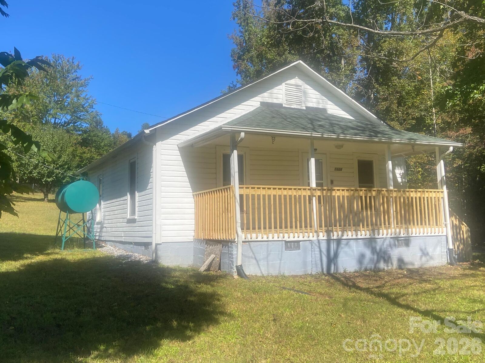 Property Photo:  5924 Chapman Drive  NC 28655 