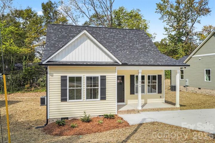 Property Photo:  906 W 8th Street  NC 28081 