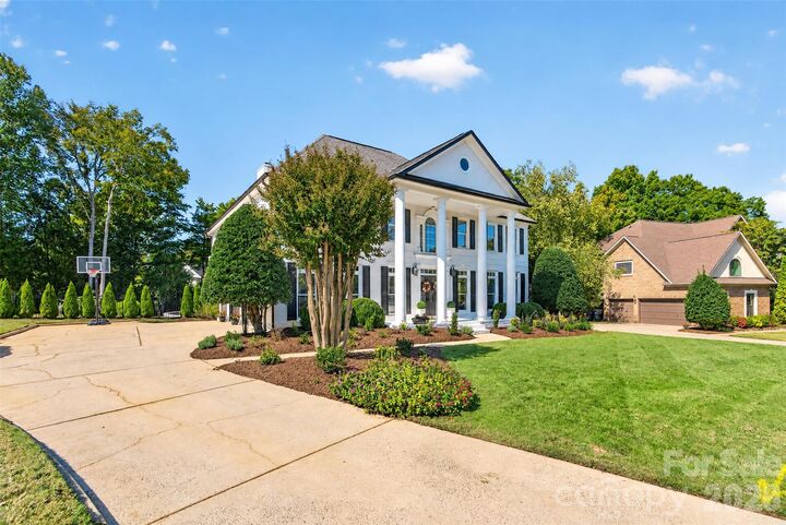 Property Photo:  8634 Woodmere Crossing Drive  NC 28226 
