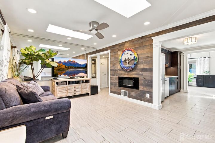 Property Photo:  12 E Knollwood Road  NJ 08817 