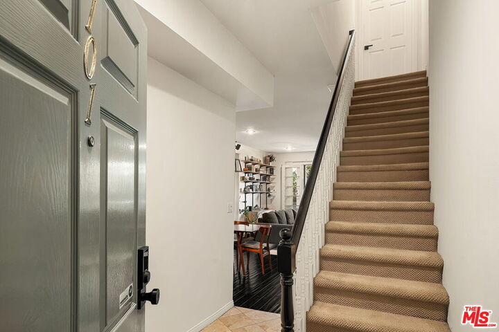 Property Photo:  2329 S Bentley Ave, Unit 101  CA 90064 