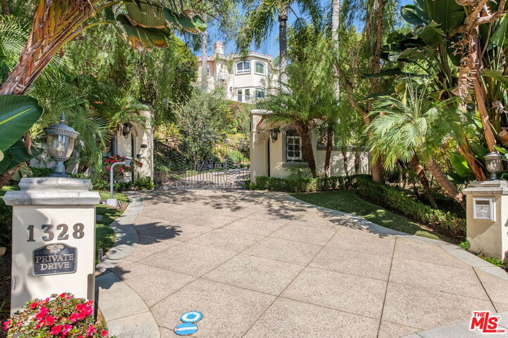 Property Photo:  1328 Las Pulgas Rd  CA 90272 
