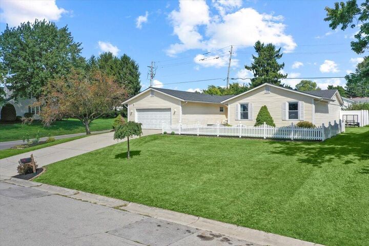 Property Photo:  101 S Heather Hill Dr Drive  OH 43311 