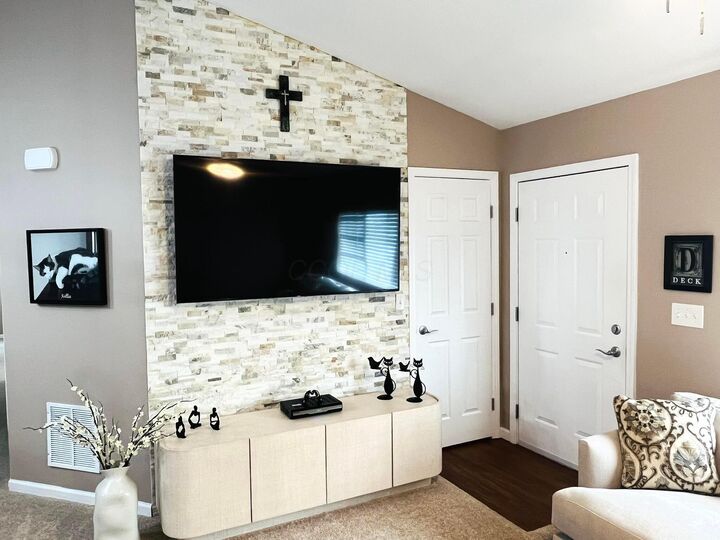 Property Photo: 245 Wildwood Court OH 43056