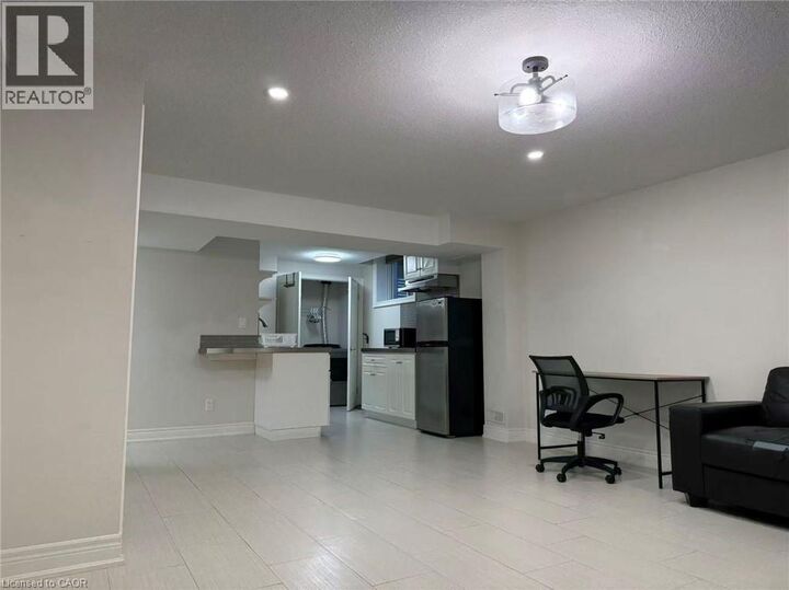 Property Photo:  117 Eaglecrest Street  ON N2K 0C4 