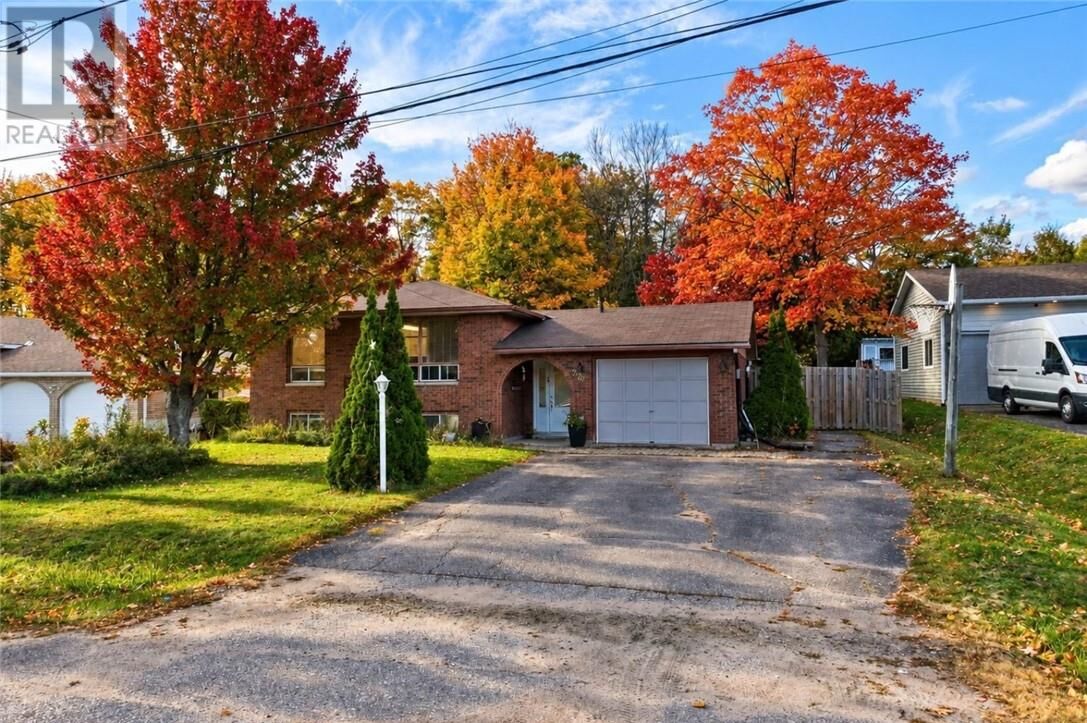Property Photo:  226 McNaughton Avenue  ON P1C 1G7 