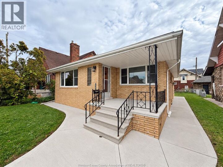 Property Photo: 1425 Giles Boulevard East ON N9A 4H2