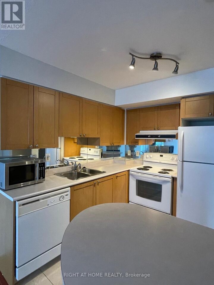 Property Photo: 230 King Street East 1106 ON M5A 1K5