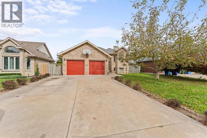 Property Photo:  2820 Wildberry Crescent  ON N9K 1C2 