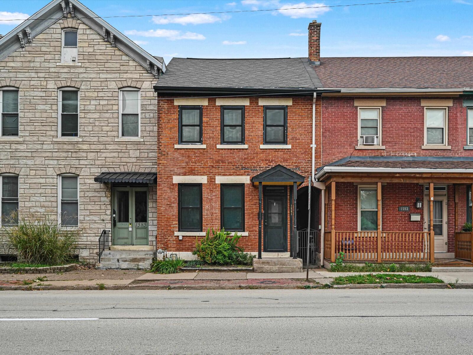 Property Photo:  1591 White Street  IA 52001 