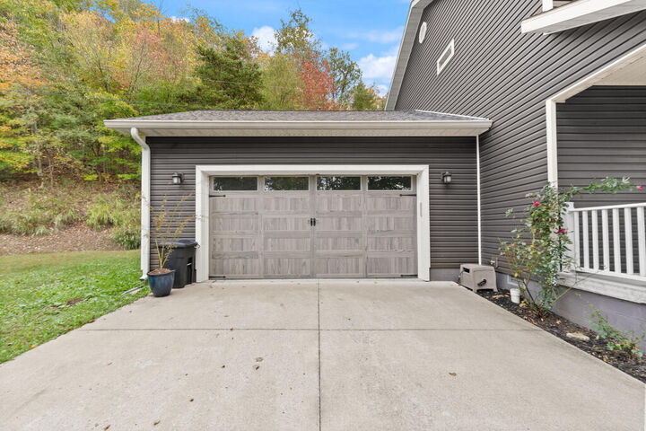 Property Photo: 385 Saint Johns Trail KY 41701
