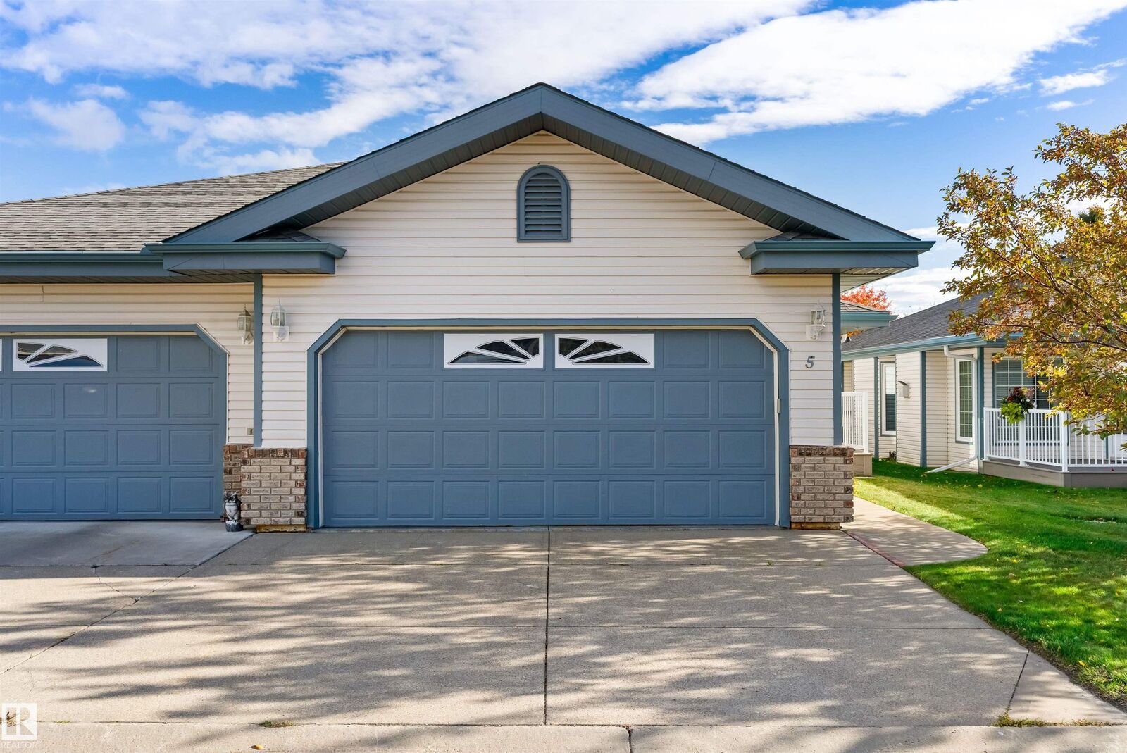 Property Photo: 17418 98A Avenue NW 5 AB T5T 6G2