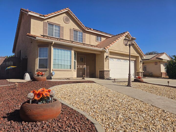Property Photo: 2335 Judith Way CA 93637