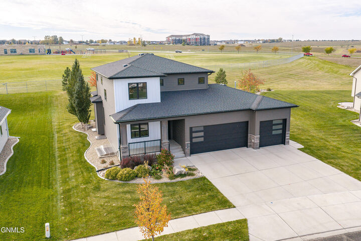 Property Photo:  5510 Mica Drive  ND 58503 