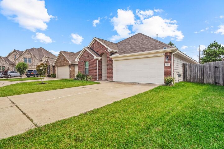 Property Photo:  7126 Whitlow Wonder Lane  TX 77086 