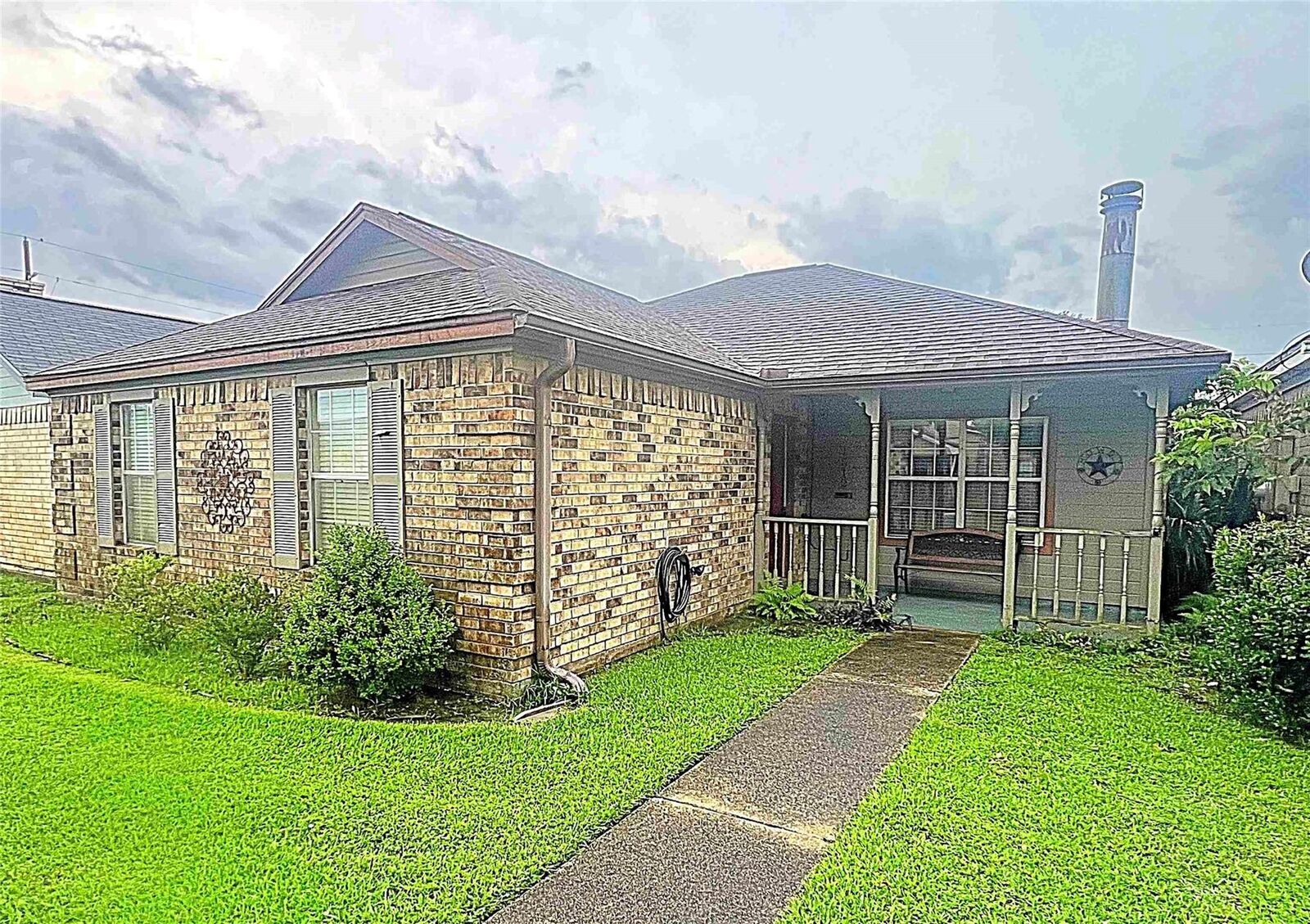 Property Photo:  1512 Bryant Way  TX 77706 