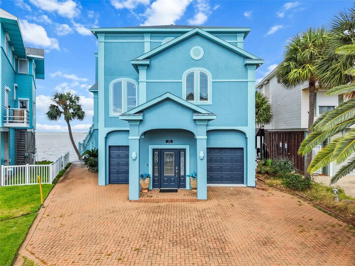 Property Photo:  143 Isles End Road  TX 77554 