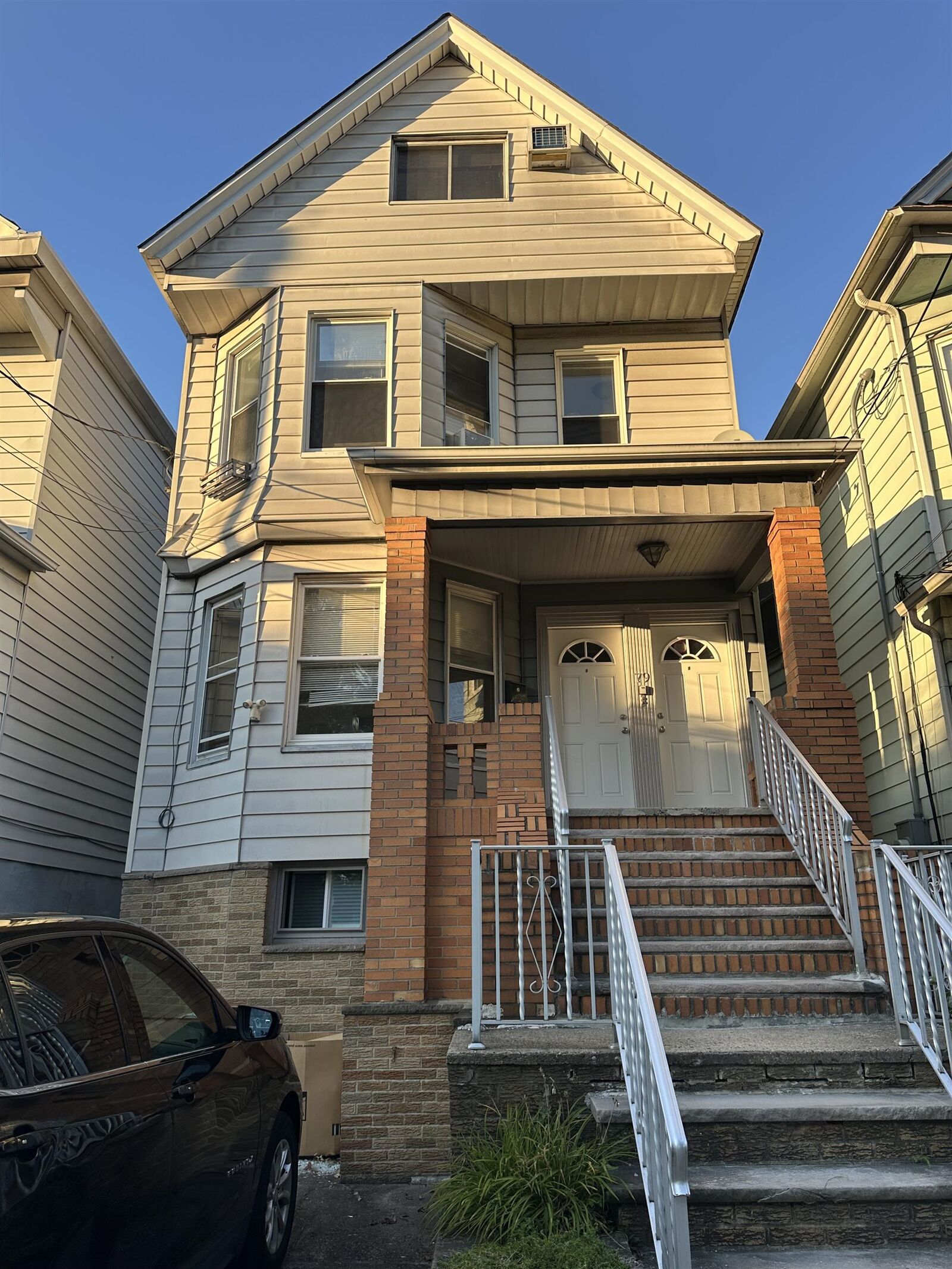 Property Photo:  79 West 52nd St 2  NJ 07002-0000 