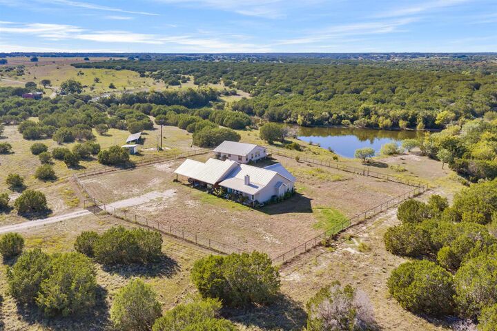 Property Photo:  1000 County Road 203  TX 78611 