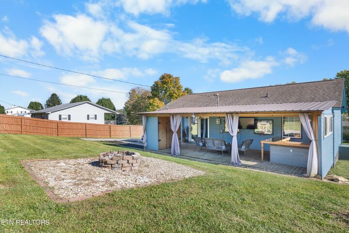 Property Photo: 168 Pack St TN 37757