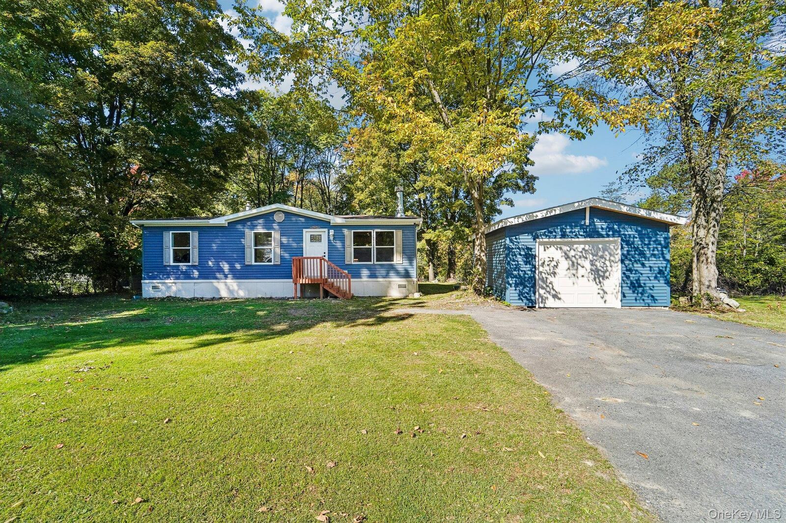 Property Photo:  5 Sayer Lane  NY 10940 