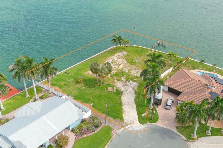 Property Photo:  840 123rd Avenue  FL 33706 