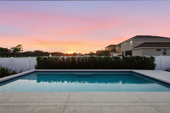 Property Photo:  4010 Sapsucker Loop  FL 32773 
