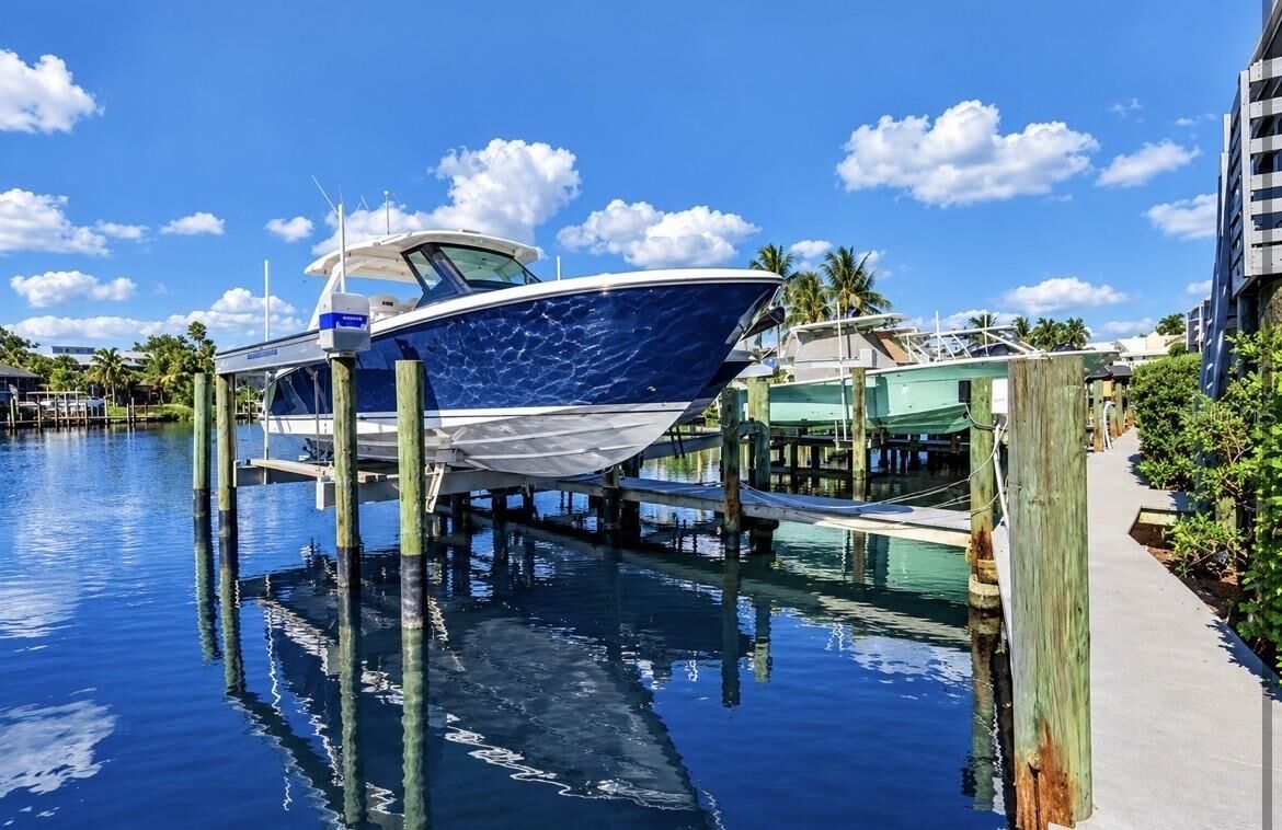 Property Photo:  1313 Dockside Place 120  FL 34242 