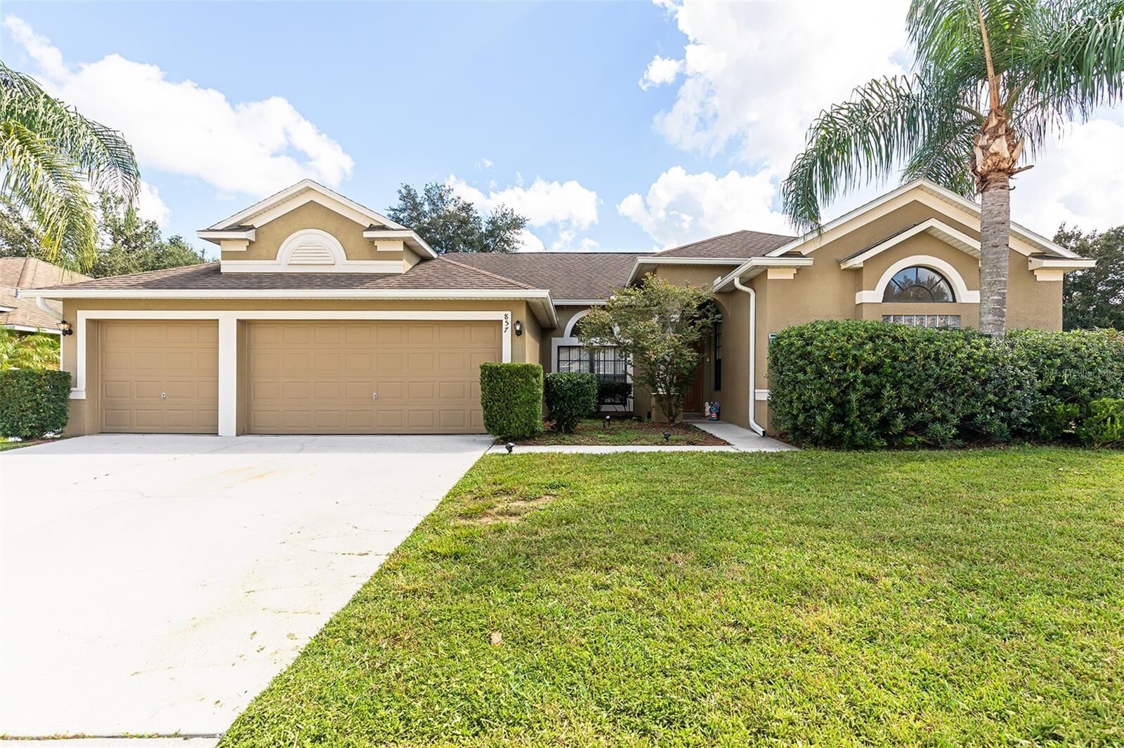 Property Photo:  857 Coventry Road  FL 33897 