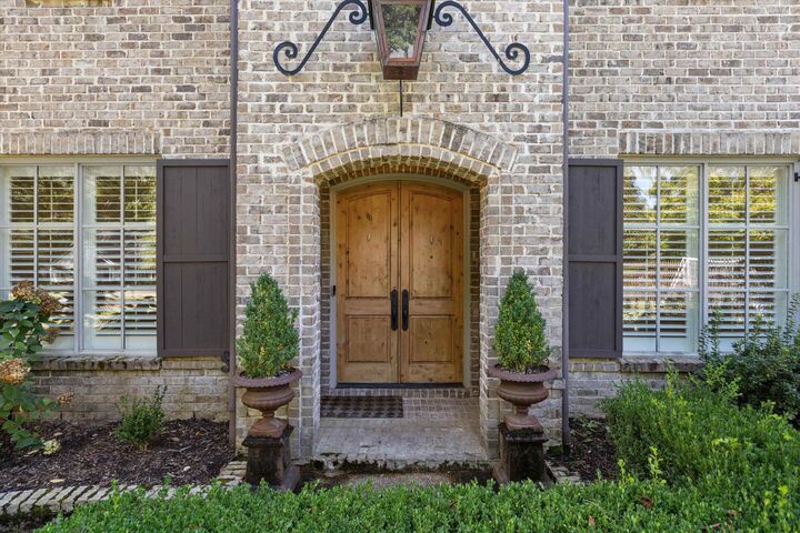 Property Photo:  4829 Normandy Ln  TN 38117 
