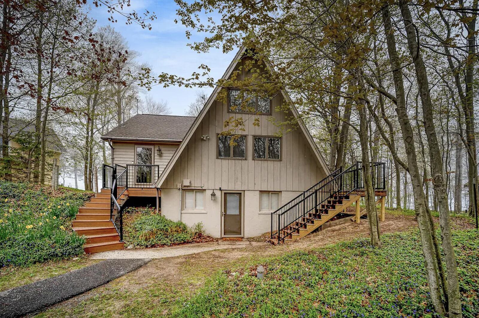 Property Photo:  4346 W Fox Farm Road  MI 49660 