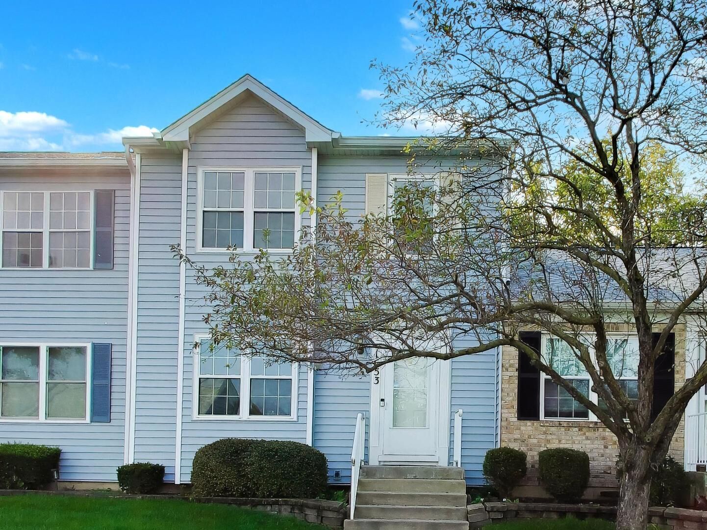 Property Photo:  1653 Delaware Court  IL 60134 