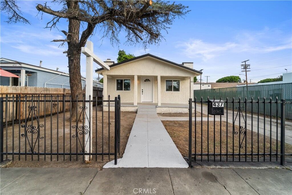 Property Photo:  437 E 93rd  CA 90003 