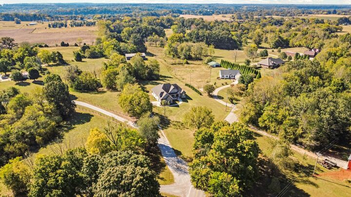 Property Photo:  3884 Head Rd  TN 37010 