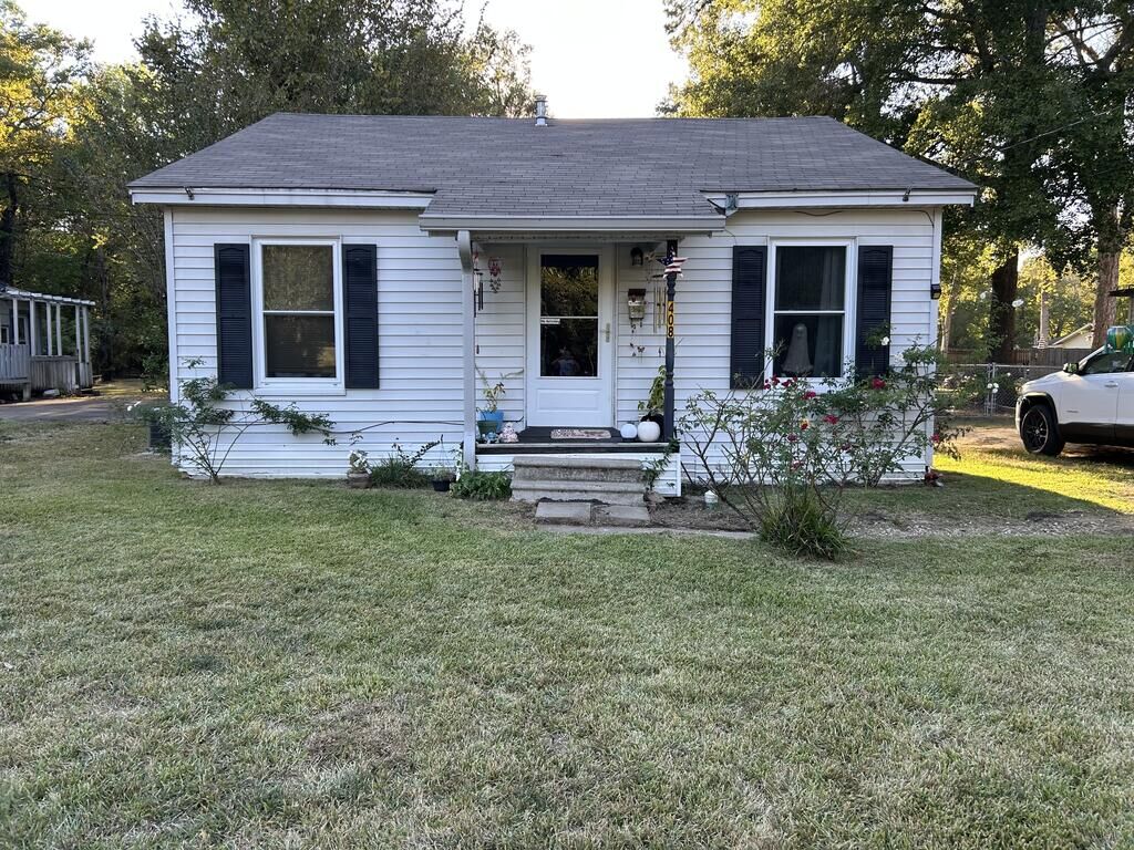 Property Photo: 408 Marion Street TX 75904