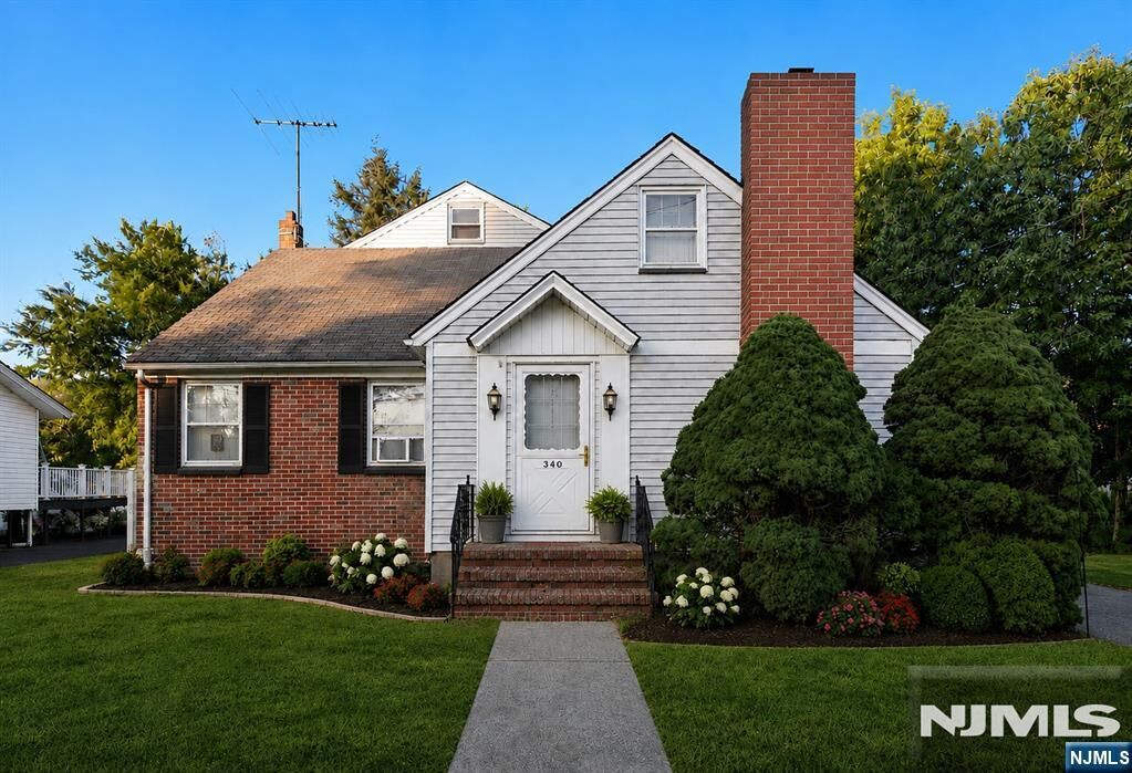 Property Photo:  340 Saddle River Road 2  NJ 07663 