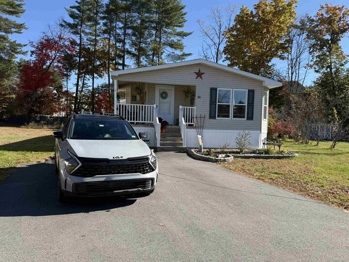 Property Photo:  10 N Emperor Drive  NH 03303 